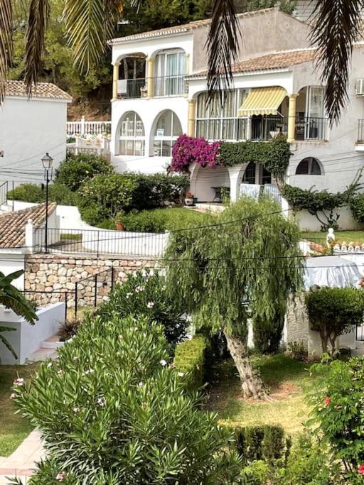 Lux 2 Kmr App Stella Blanca Met Zwembaden Airco En Zeezicht Fuengirola Exterior foto