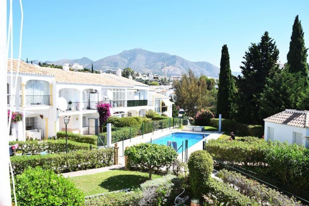 Lux 2 Kmr App Stella Blanca Met Zwembaden Airco En Zeezicht Fuengirola Exterior foto
